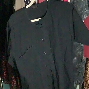 Black Scrub-like Women's Top with pockets